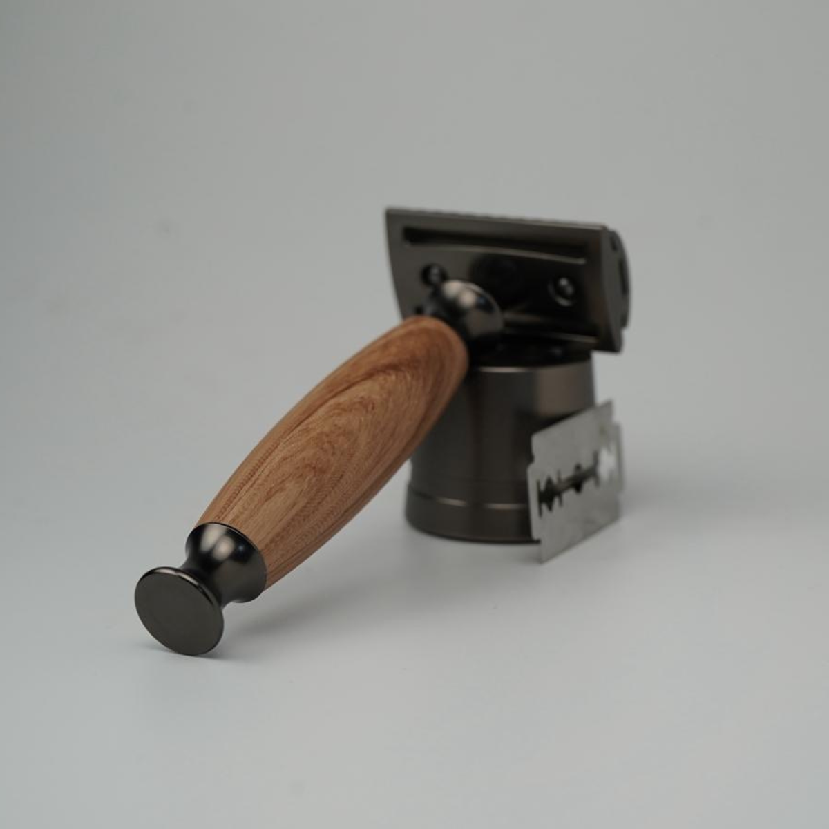 WoodLuxe Olive Razor