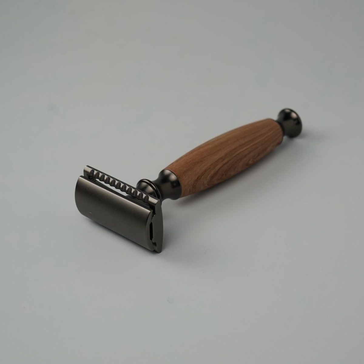 WoodLuxe Olive Razor